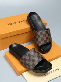 Picture of LV Slippers _SKU388699563152102